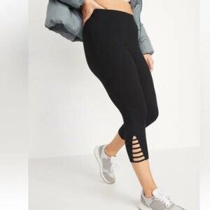 Old Navy Black Women's High-Waist Crop Leggings with Cutout Detail Size Small P